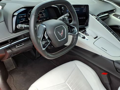 Used 2023 Chevrolet Corvette Stingray Preferred Conv w/ Z51 Performance Package RWD image 17