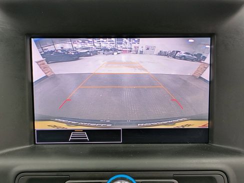 Used 2023 GMC Terrain SLE w/ Driver Convenience Package image 12