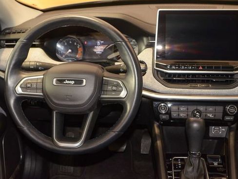 Used 2022 Jeep Compass Latitude image 15