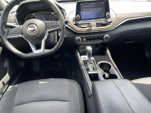 Used 2023 Nissan Altima 2.5 SV FWD image 10