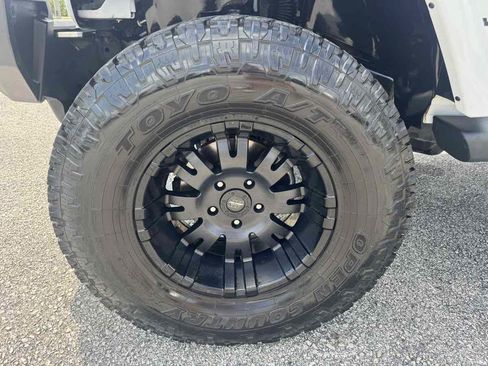 Used 2012 Jeep Wrangler Unlimited Sahara AWD/4WD image 32