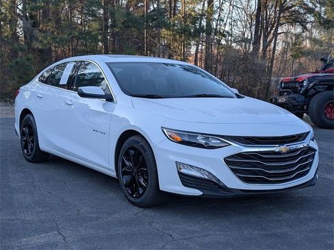 Used 2024 Chevrolet Malibu LT image 2