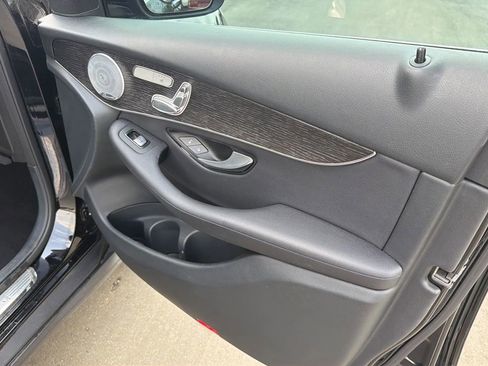 Used 2020 Mercedes-Benz GLC 300 image 14