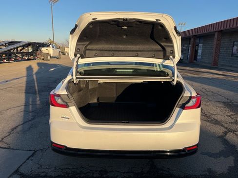 Used 2025 Toyota Camry XLE image 13