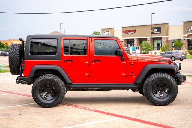 Used 2017 Jeep Wrangler Unlimited Rubicon w/ Connectivity Group AWD/4WD image 3