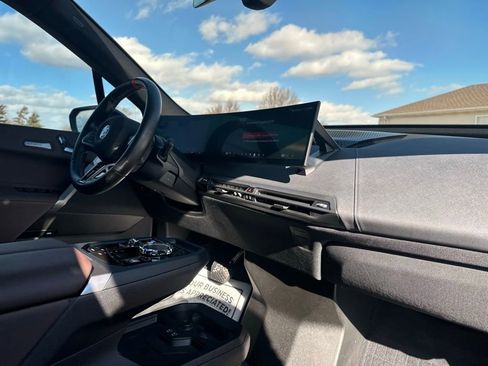 Used 2025 BMW iX M60 image 25