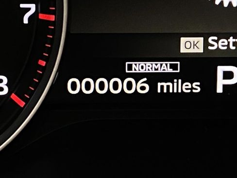 New 2025 Mitsubishi Outlander SE image 17