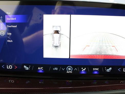 New 2026 Chevrolet Traverse Z71 w/ Enhanced Driving Package AWD/4WD image 4