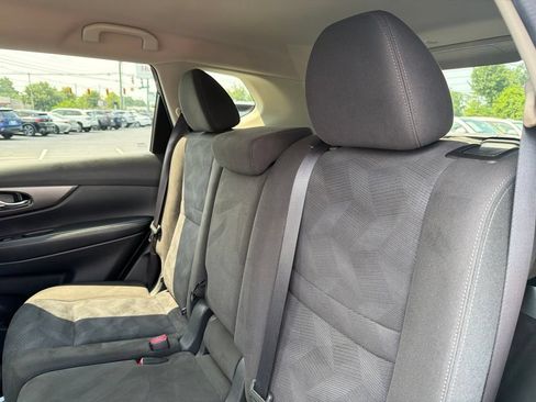 Used 2015 Nissan Rogue SV FWD image 24