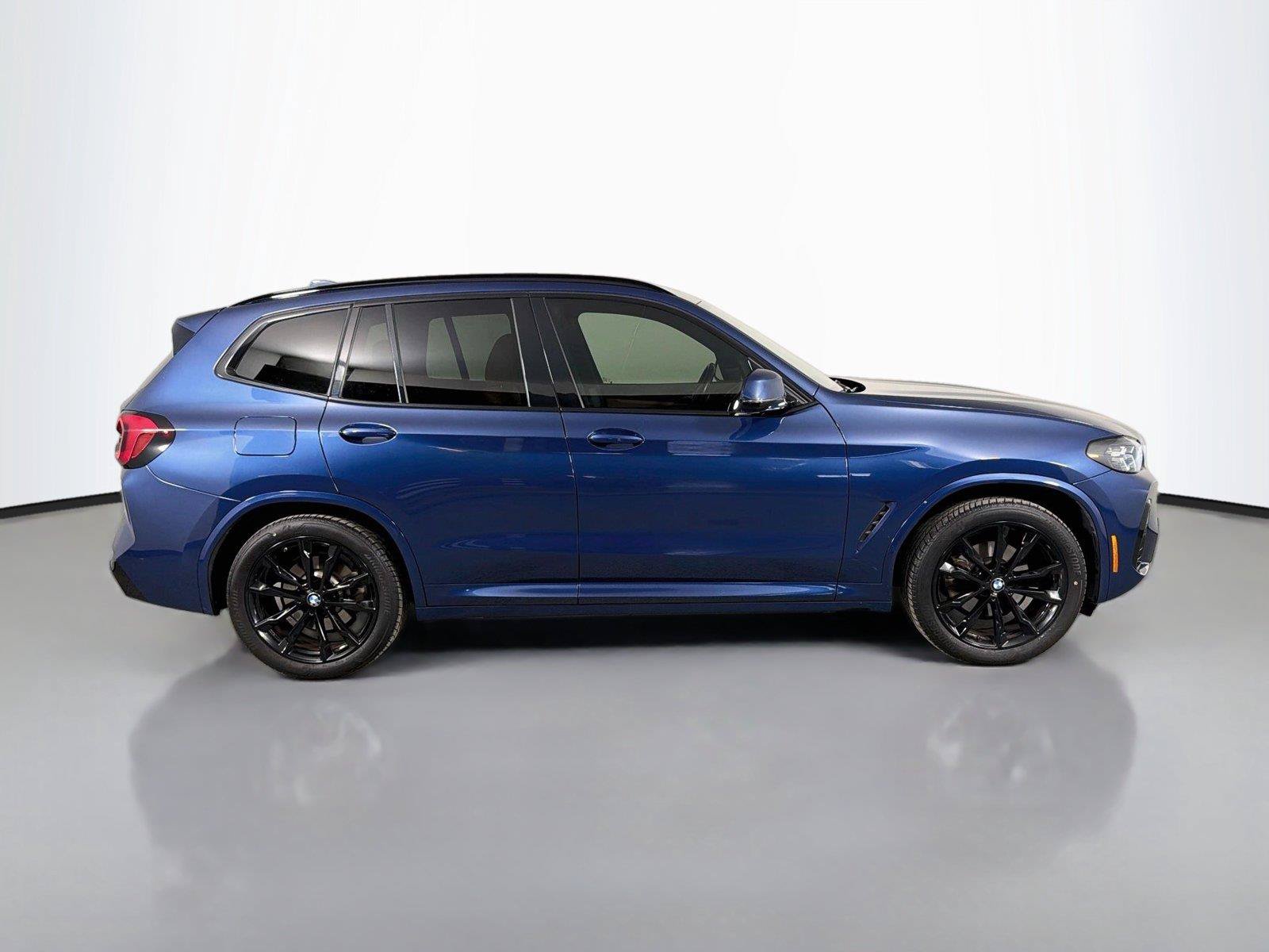 Used 2022 BMW X3 xDrive30i w/ M Sport Package AWD/4WD image 4