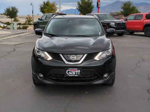 Used 2017 Nissan Rogue Sport SL w/ SL Premium Package image 11