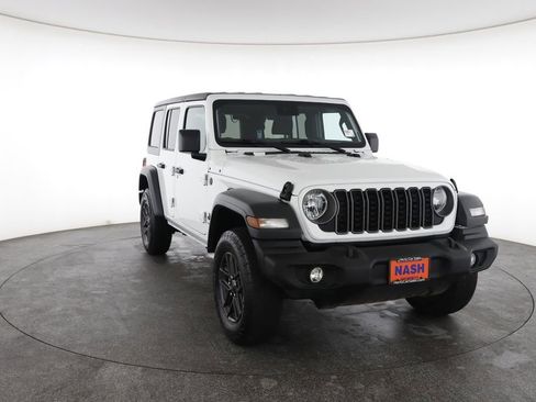 Used 2025 Jeep Wrangler Sport S image 3