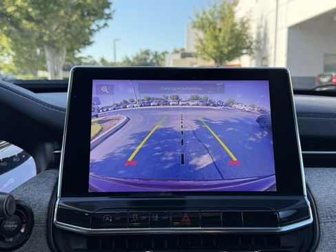 Used 2022 Jeep Compass Latitude image 17