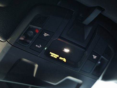 Certified 2025 Porsche 911 Carrera image 47