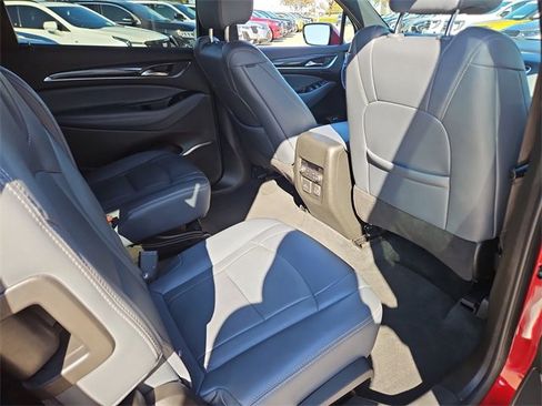Used 2024 Buick Enclave Premium image 26