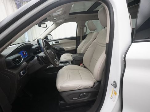 Used 2020 Ford Explorer Platinum w/ Premium Technology Package AWD/4WD image 7