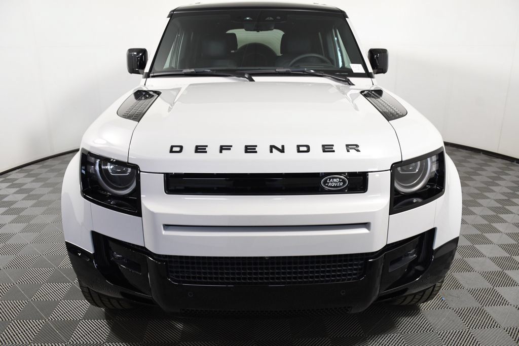New 2026 Land Rover Defender 130 X-Dynamic SE AWD/4WD image 10