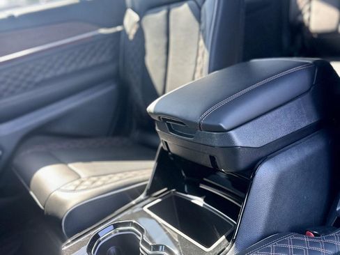 Used 2024 Jeep Grand Cherokee L Summit w/ High Altitude Package image 16