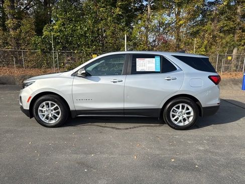 Certified 2022 Chevrolet Equinox LT image 2