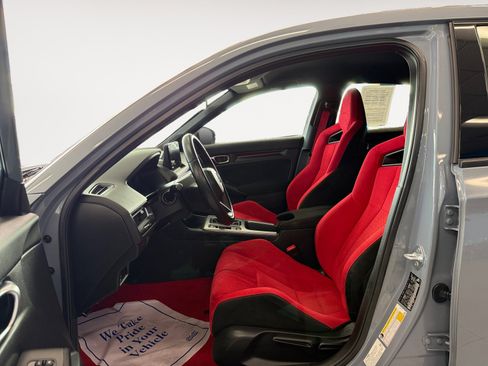 Used 2024 Honda Civic Type R image 10