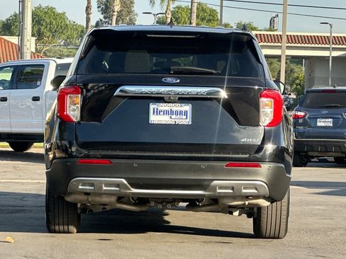 Used 2024 Ford Explorer XLT w/ Equipment Group 202A image 5