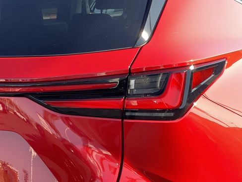 Used 2024 Lexus NX 250 FWD image 9