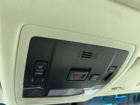 Used 2024 Lexus ES 350 w/ Premium Package image 31