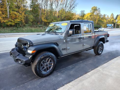 Certified 2020 Jeep Gladiator Sport image 4