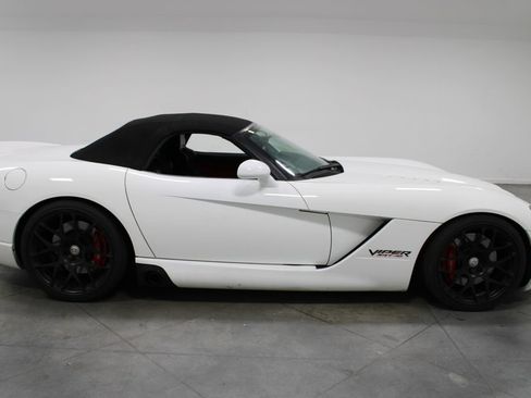 Used 2004 Dodge Viper SRT-10 RWD image 11