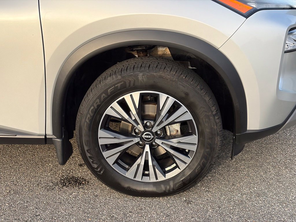 Certified 2023 Nissan Rogue SV w/ SV Premium B Package AWD/4WD image 9