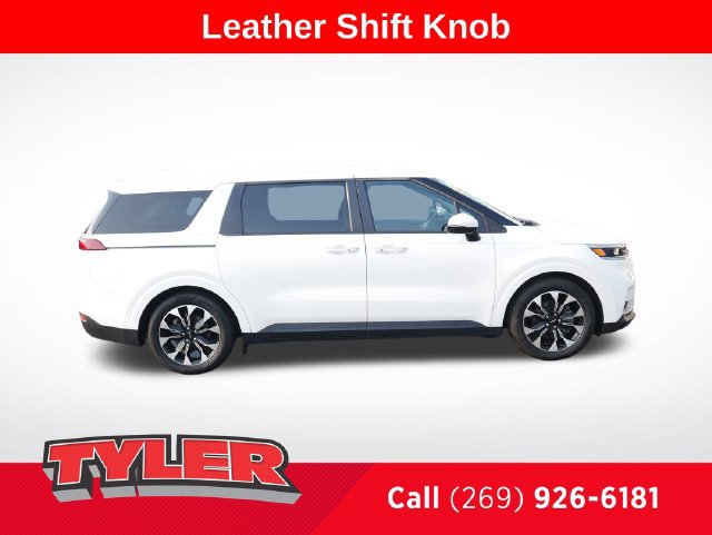 Used 2024 Kia Carnival EX FWD image 9