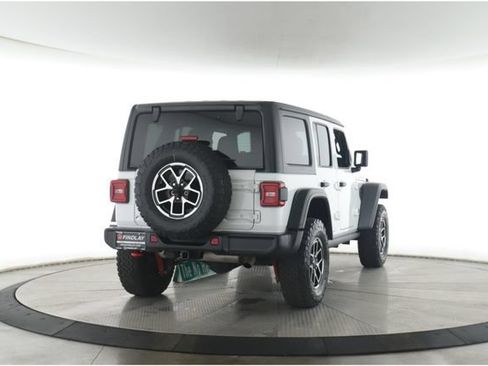 Used 2025 Jeep Wrangler Unlimited Rubicon AWD/4WD image 7