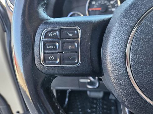 Used 2016 Jeep Wrangler Unlimited Rubicon w/ Connectivity Group image 12