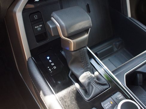 Used 2024 Toyota Tundra Limited AWD/4WD image 12