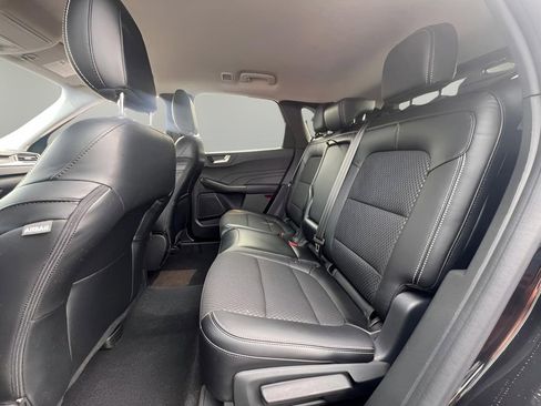 Used 2024 Ford Escape SE image 20