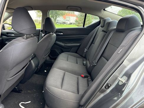 Used 2019 Nissan Altima 2.5 S FWD image 11