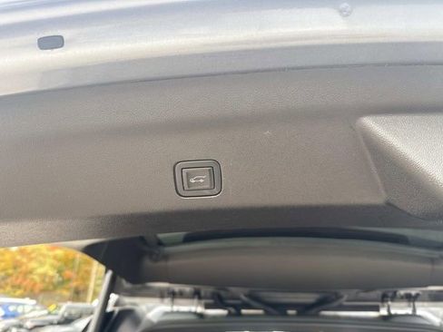 Used 2021 Chevrolet Suburban LT w/ LT Signature Package image 7