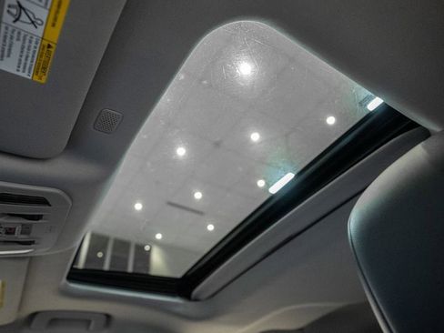 Certified 2022 Toyota Highlander XLE image 17