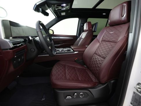 Used 2025 Cadillac Escalade Sport w/ Touring Package AWD/4WD image 17