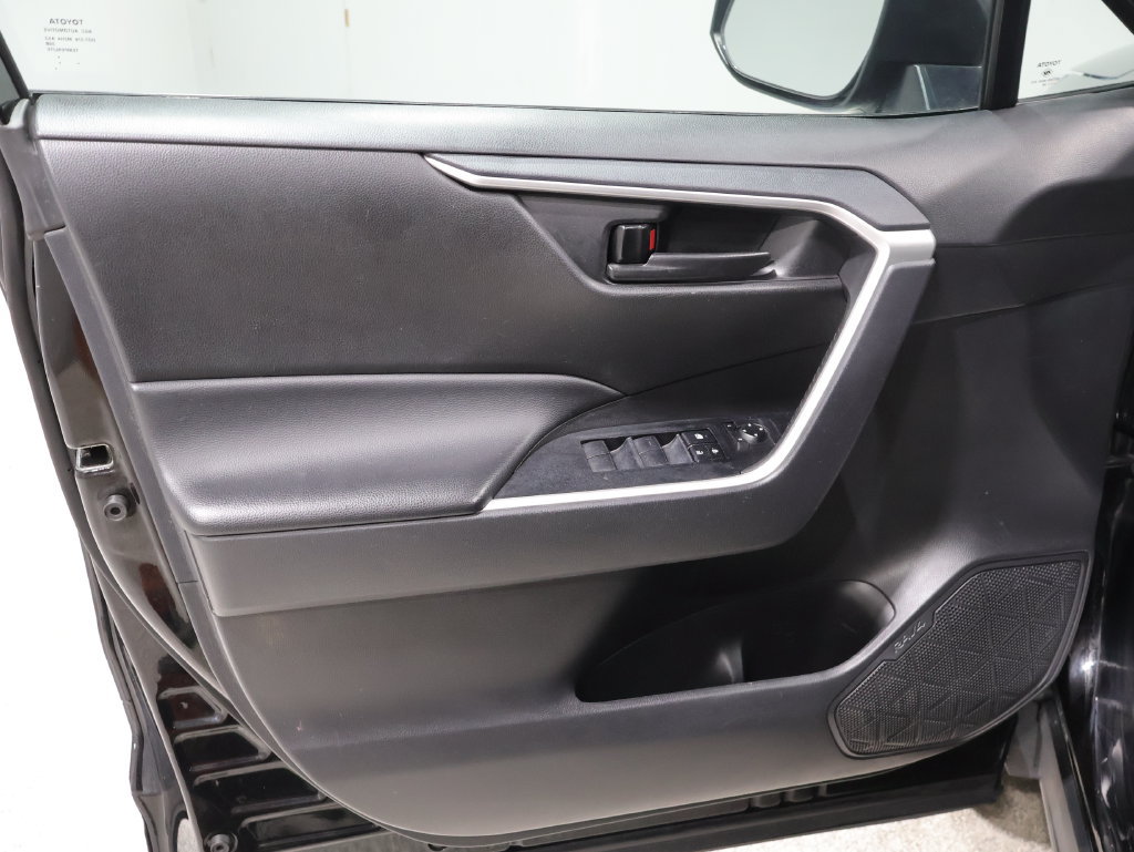 Used 2024 Toyota RAV4 LE AWD/4WD image 13