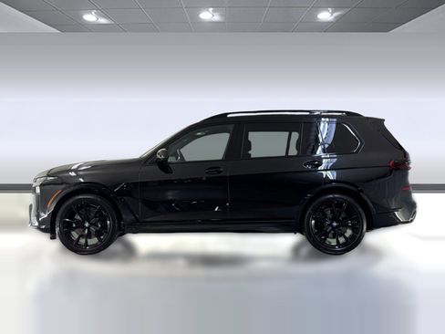 Used 2026 BMW X7 xDrive40i w/ M Sport Package AWD/4WD image 2
