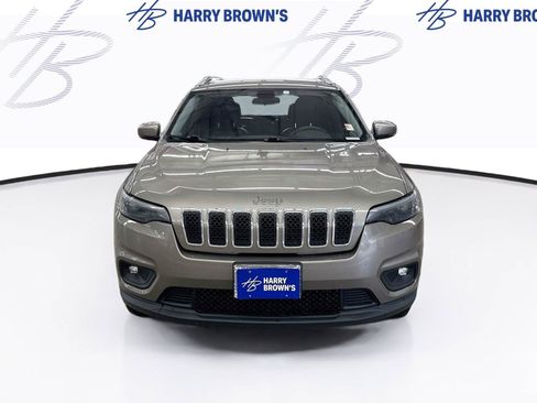 Used 2019 Jeep Cherokee Latitude Plus w/ Cold Weather Group AWD/4WD image 6