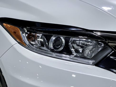 Used 2022 Honda HR-V Sport image 10