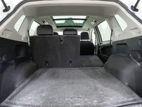 Used 2022 Volkswagen Tiguan SE AWD/4WD image 29