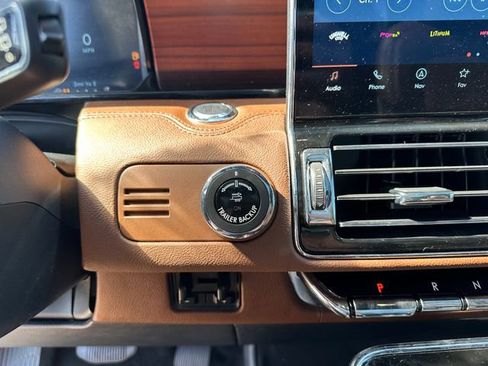 Used 2022 Lincoln Navigator Reserve image 31