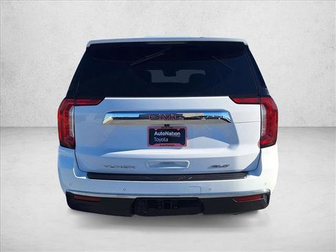 Used 2024 GMC Yukon XL SLT image 6