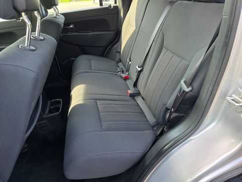 Used 2012 Jeep Liberty Sport AWD/4WD image 17