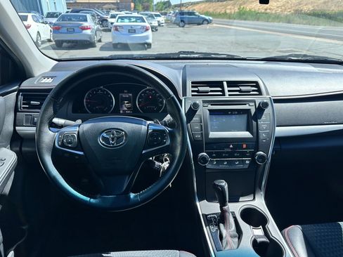 Used 2015 Toyota Camry FWD image 7