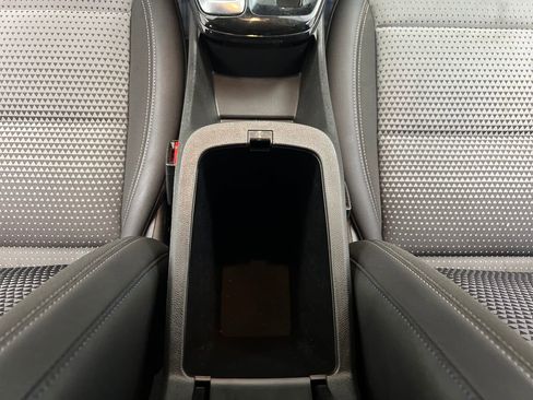 Used 2025 Chevrolet Trax LT w/ LT Convenience Package FWD image 36