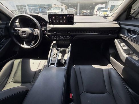 Used 2025 Honda Accord Touring image 13